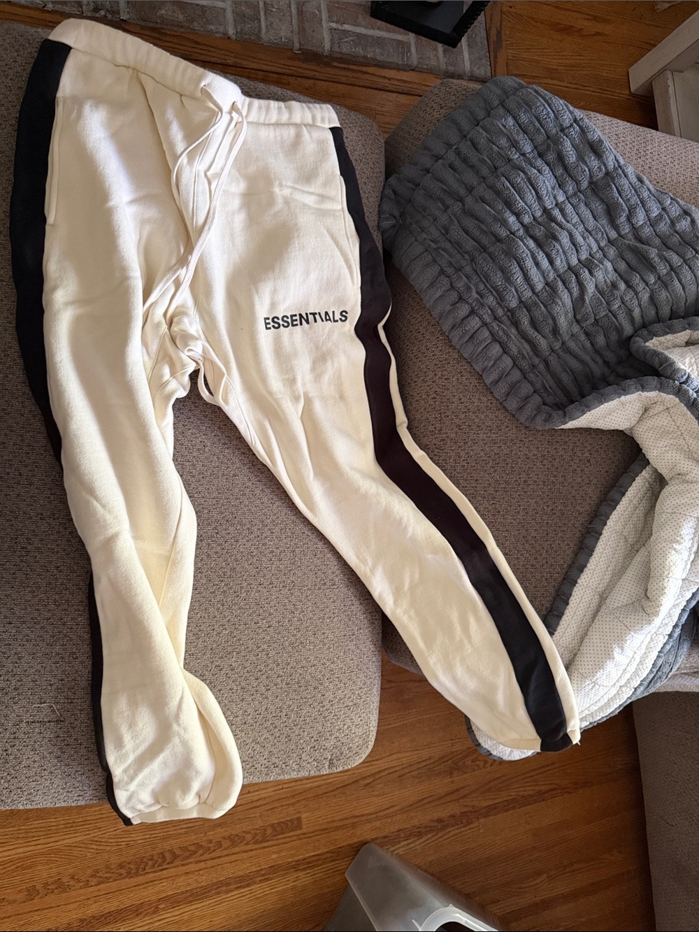 Fear of god ESSENTIALS Cream Sweatpants with Black Side Stripes